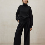 블랙 카퀴 스웨터