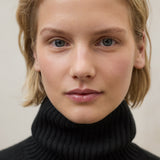 블랙 카퀴 스웨터