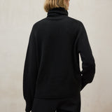 블랙 카퀴 스웨터