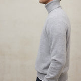 라이트 그레이 브룬 스웨터