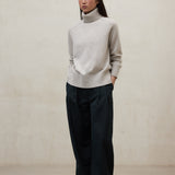 베이지 카퀴 스웨터