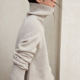 베이지 카퀴 스웨터