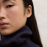 바이올렛 카퀴 스웨터