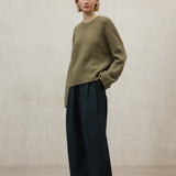 카키 키위 스웨터