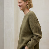 카키 키위 스웨터