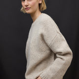 베이지 키위 스웨터