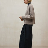 베이지 릴리움 스웨터