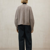 베이지 릴리움 스웨터