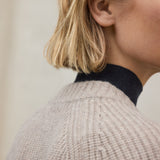 베이지 릴리움 스웨터