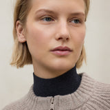 베이지 릴리움 스웨터