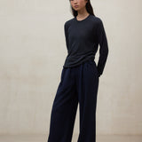 다크 그레이 밀로 스웨터